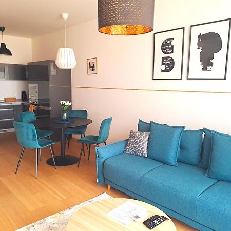 Stylish Getaway In Prime Bratislava Location - By The Danube And Old Town Apartment Exterior photo