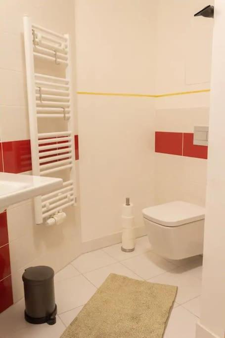 Stylish Getaway In Prime Bratislava Location - By The Danube And Old Town Apartment Exterior photo