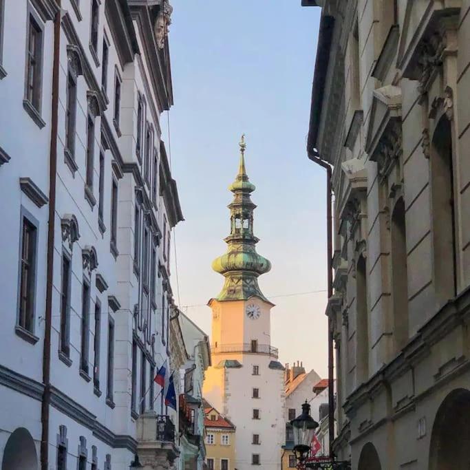 Stylish Getaway In Prime Bratislava Location - By The Danube And Old Town Apartment Exterior photo